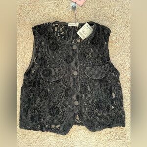 NWT Avec Les Filles Black Floral Lace Button-Front Vest